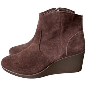 CROCS Leigh Womens 7 Espresso Suede Ankle Boots Wedge Heels Bootie Side Zip